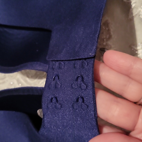 Victoria's Secret Bra - Picture 5 of 7